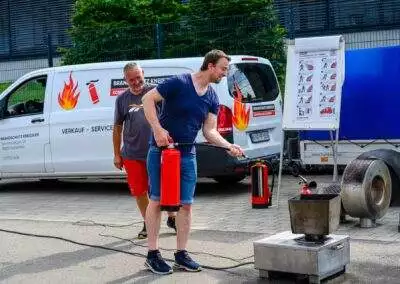 Gewerbeverein Owingen Feuerloeschuebung 2024KDS 7281 Verbessert RR