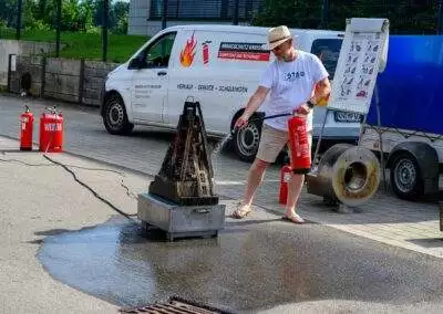 Gewerbeverein Owingen Feuerloeschuebung 2024KDS 7322 Verbessert RR