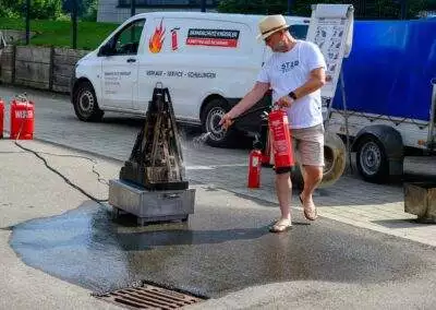 Gewerbeverein Owingen Feuerloeschuebung 2024KDS 7327 Verbessert RR