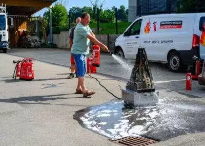 Gewerbeverein Owingen Feuerloeschuebung 2024KDS 7340 Verbessert RR