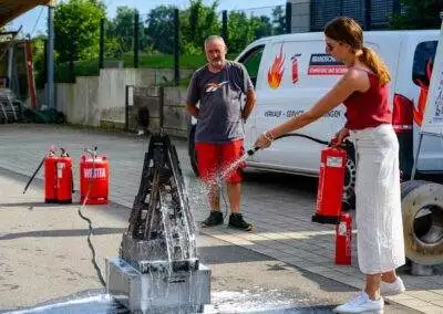 Gewerbeverein Owingen Feuerloeschuebung 2024KDS 7370 Verbessert RR