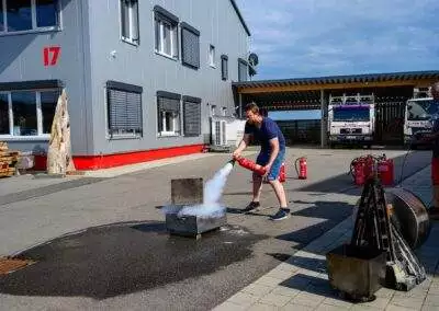 Gewerbeverein Owingen Feuerloeschuebung 2024KDS 7550 Verbessert RR